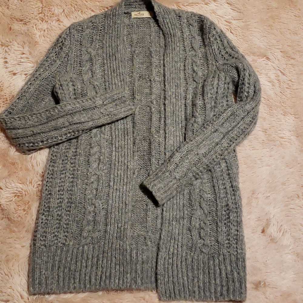 Cute cable knit Hollister cardigan